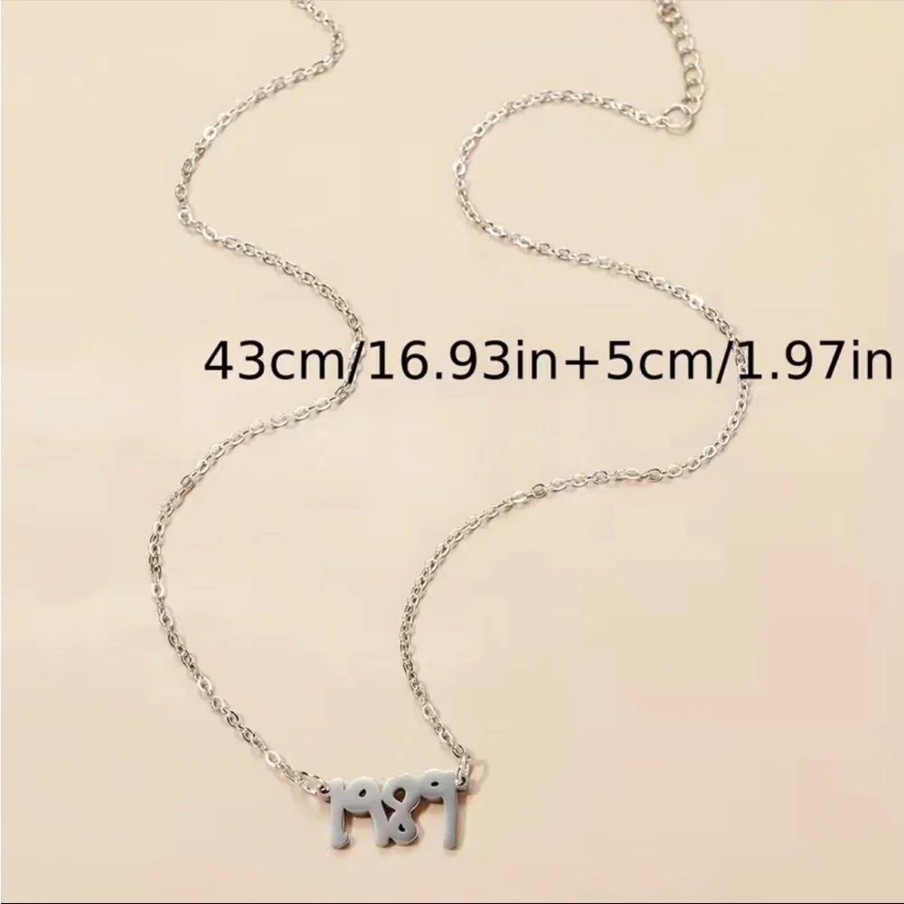 NWT 1989 stainless steel silver tone necklace new NWT eras swifie